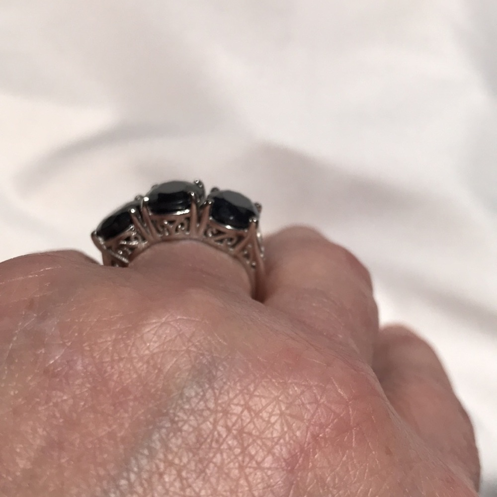 🌹Midnight Sapphire 3 stone Ring - Picture 8 of 8